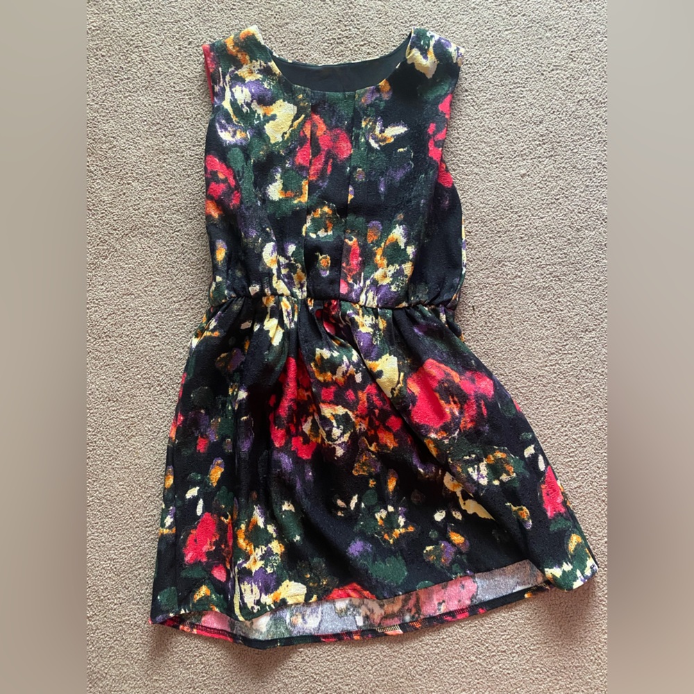 Abstract floral print dress.